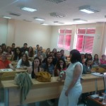 Доц. Никова представи пред студентите България, УНСС и конкретните аспекти на разглежданата проблематика. Краткият лекционен курс включи презентация и дискусия върху проблематиката. 
